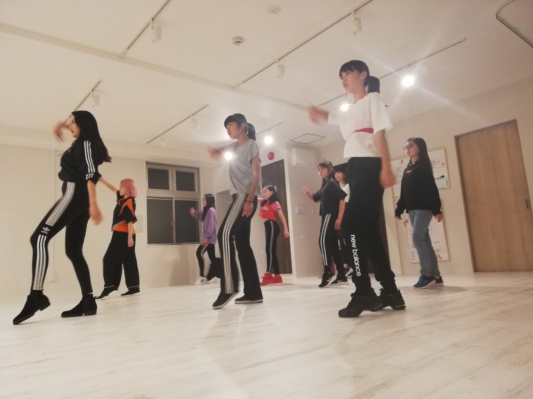 韓国事務所と繋がっているダンススクールがわかる
